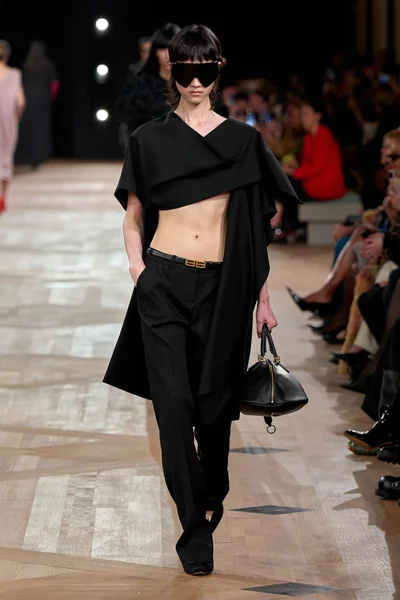 Look 14
